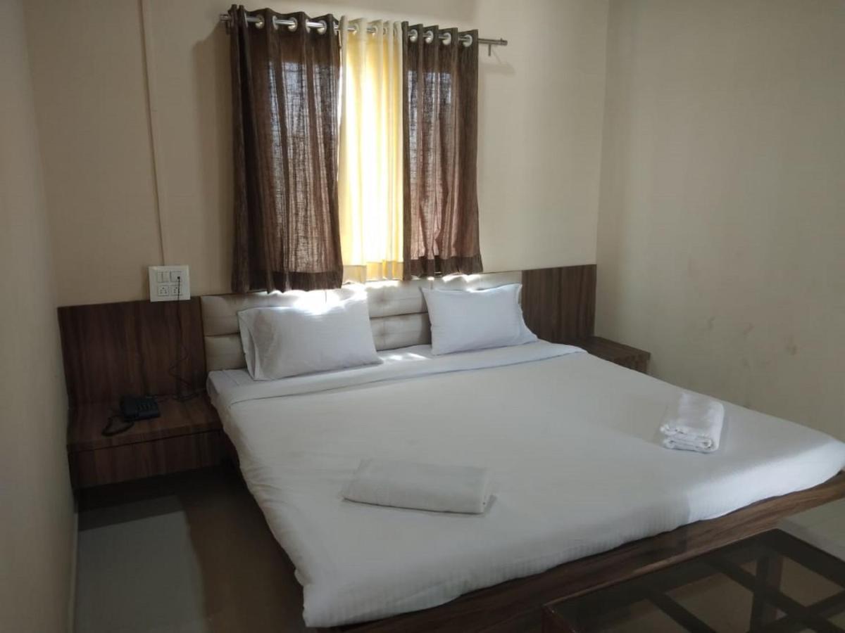 Hotel Krishna Exotica Ахмеднагар Экстерьер фото