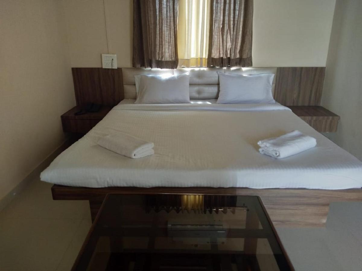 Hotel Krishna Exotica Ахмеднагар Экстерьер фото